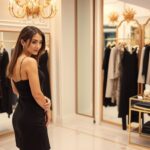Cum să alegi o rochie perfectă pentru garderoba capsulă